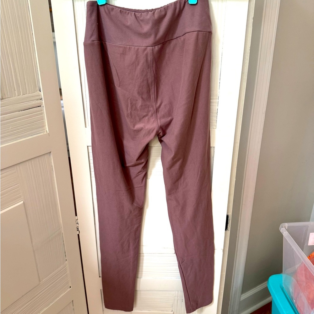 LuLaRoe Mauve Leggings OS